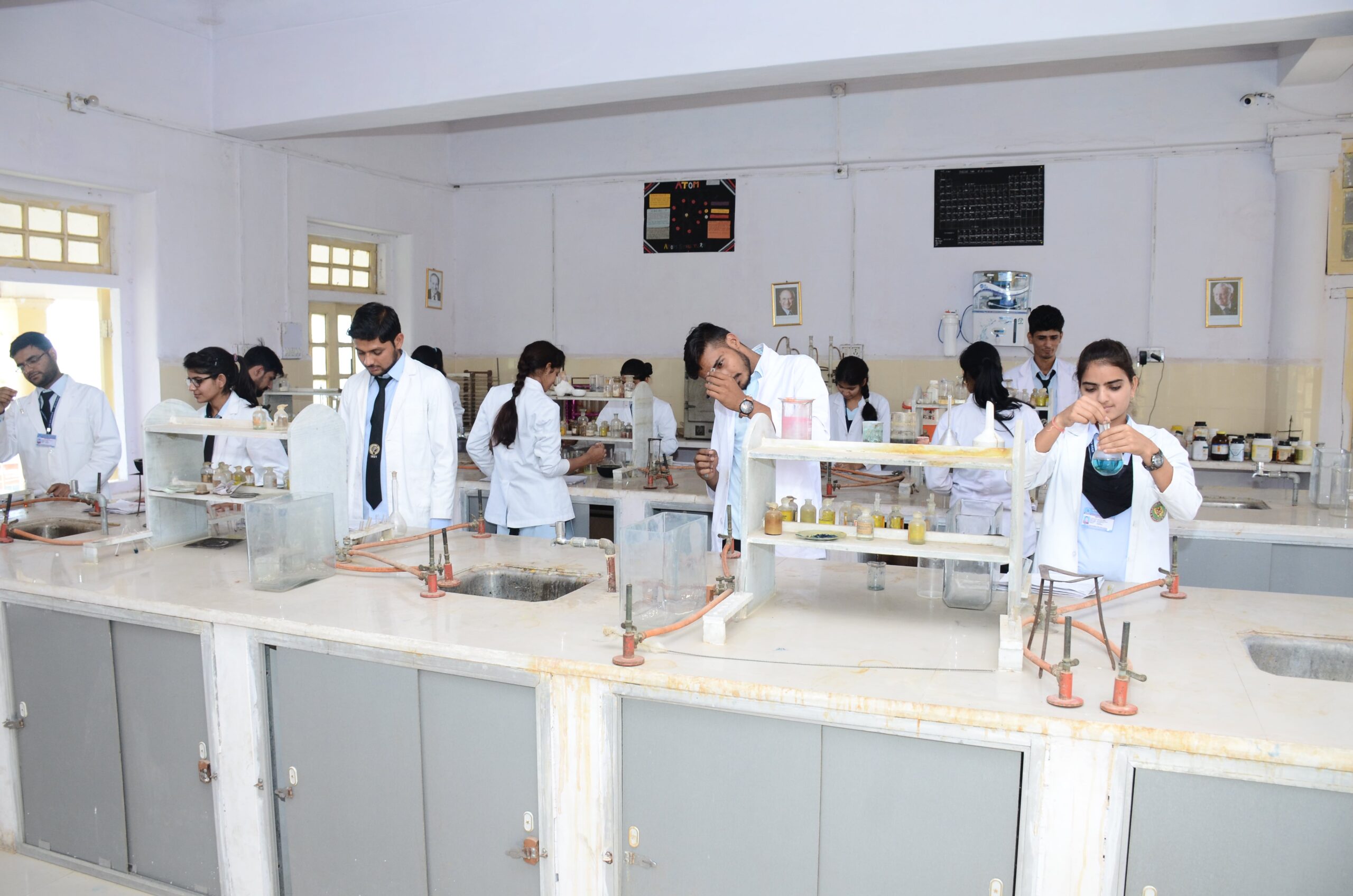 Laboratories - SETH G.B. PODAR COLLEGE